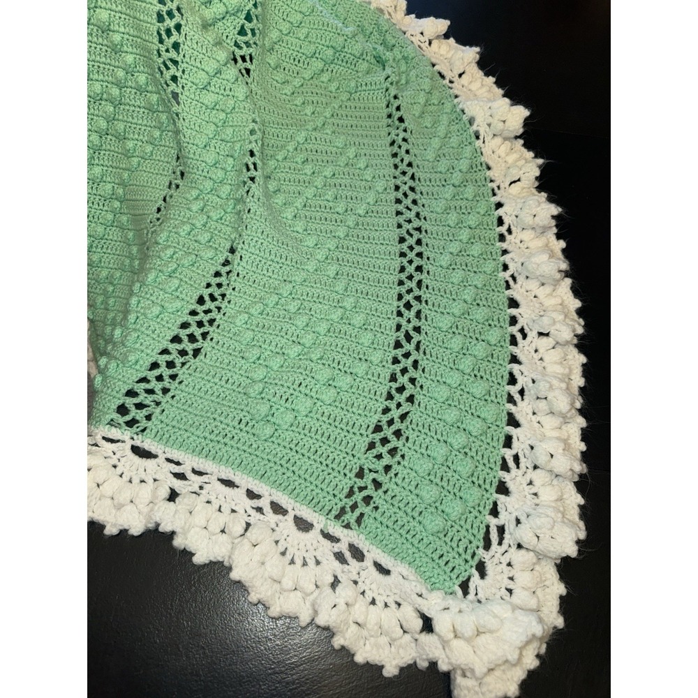 Handmade Crocheted Baby Afghan Light Mint Green‎ 46x37 Raised Pattern Scalloped